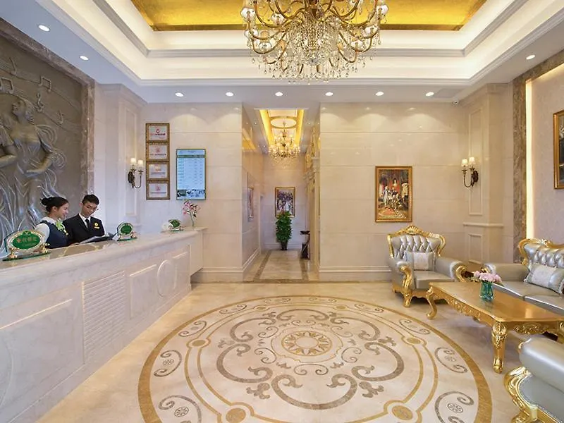 شينزين Vienna Hotel
